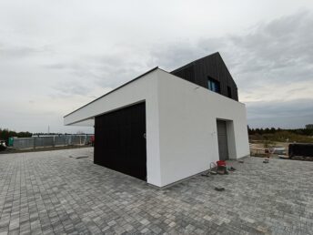 elewacja drewniana wentylowana czarna deska opalana stolarz HJ Latzke