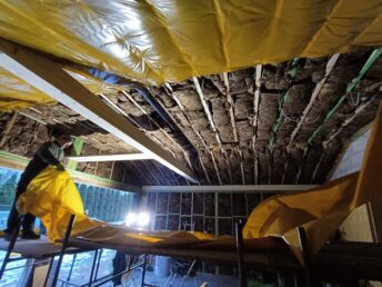 garaż drewniany konstrukcja budowa izolacja Latzke stolarz cieśla