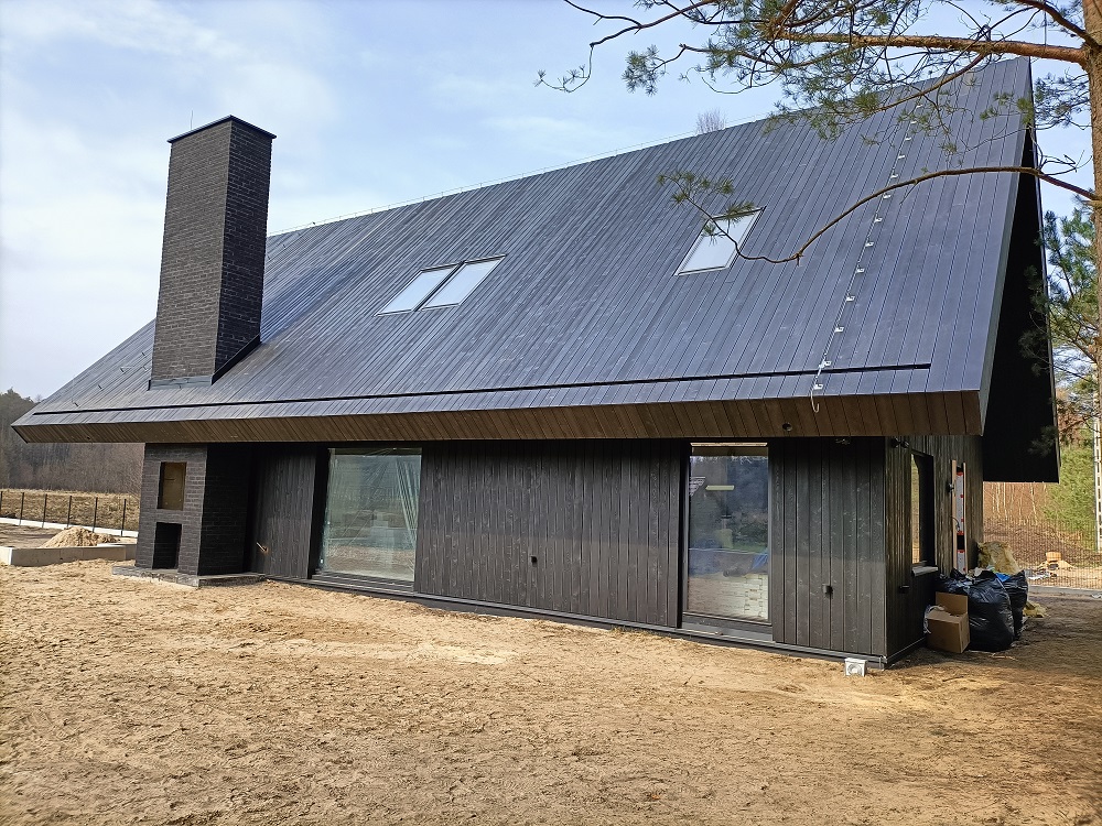 deska opalana elewacyjna elewacja drewniana dach drewniany HJ Latzke