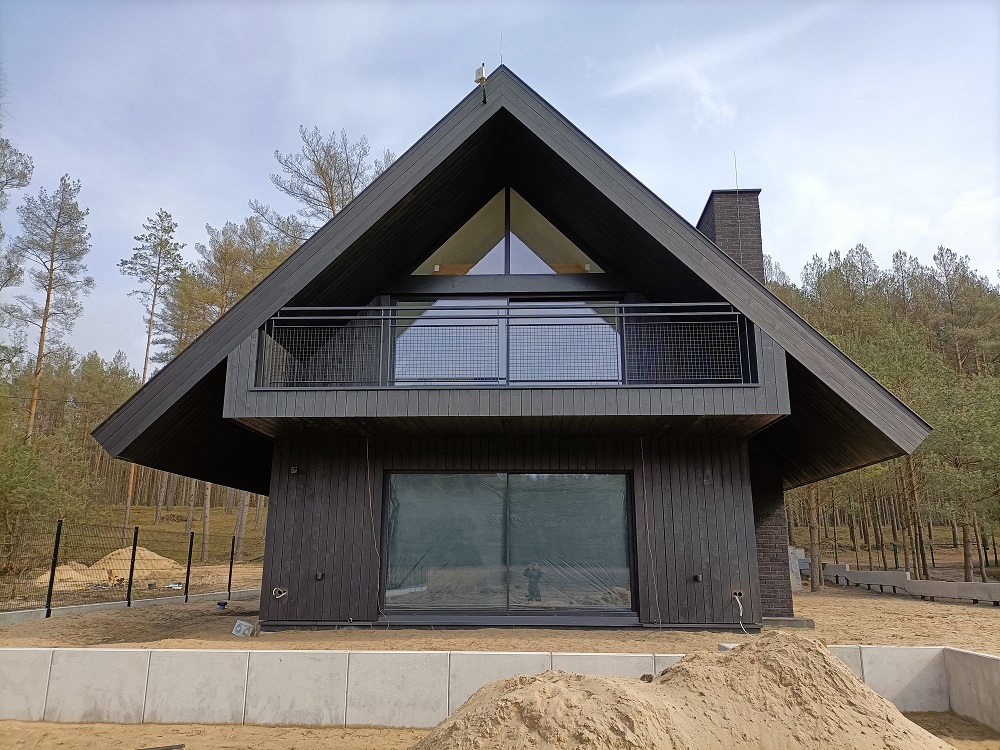 deska opalana elewacyjna elewacja drewniana dach drewniany HJ Latzke