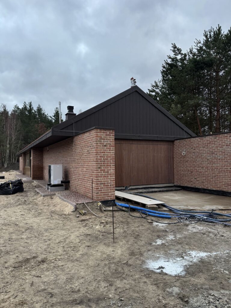 brama garażowa fasadowa thermo sosna Pracownia Stolarska Latzke