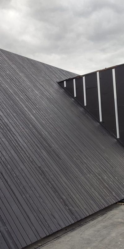 deska elewacyjna opalana na dachu Pracownia Stolarska Latzke