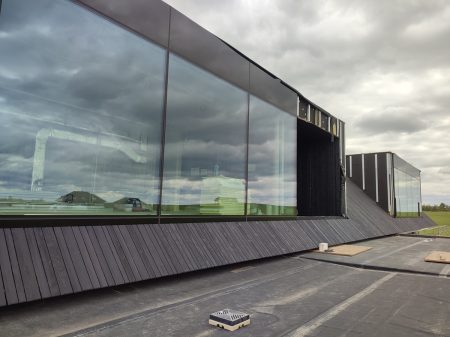 deska elewacyjna opalana na dachu Pracownia Stolarska Latzke