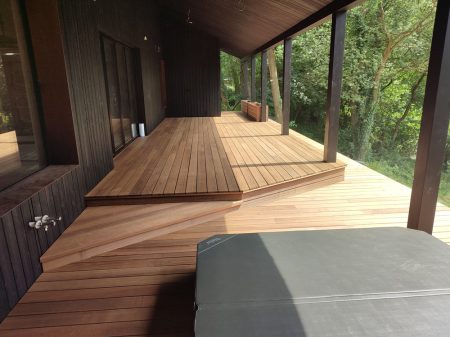 taras drewniany deska Thermo jesion elewacja drewniana opalana dom jednorodzinny Pracownia Stolarska Latzke