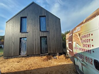 Elewacja drewniana wentylowana Boszkowo Włoszakowice deska palona dom stodoła
