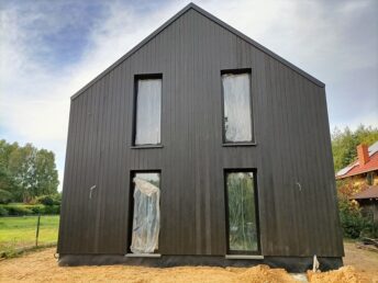 Elewacja drewniana wentylowana Boszkowo Włoszakowice deska palona dom stodoła