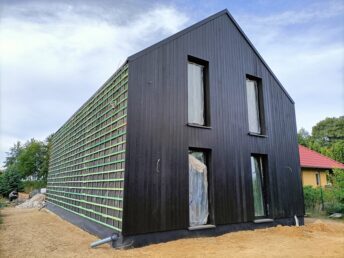 Elewacja drewniana wentylowana Boszkowo Włoszakowice deska palona dom stodoła