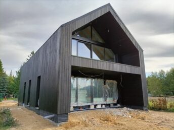 Elewacja drewniana wentylowana Boszkowo Włoszakowice deska palona dom stodoła