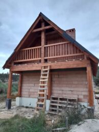 elewacja drewniana malowana drewno świerkowe deski Latzke stolarz cieśla