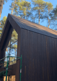 wąska deska elewacyjna dom stodoła drewniana elewacja wentylowana HJ Latzke stolarz