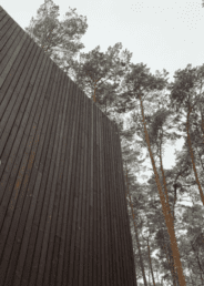 wąska deska elewacyjna dom stodoła drewniana elewacja wentylowana HJ Latzke stolarz