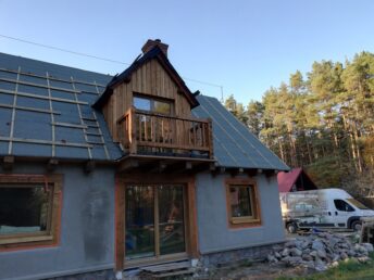 Swory balustrada elewacja drewniana dom HJ Latzke stolarz cieśla firma budowlana