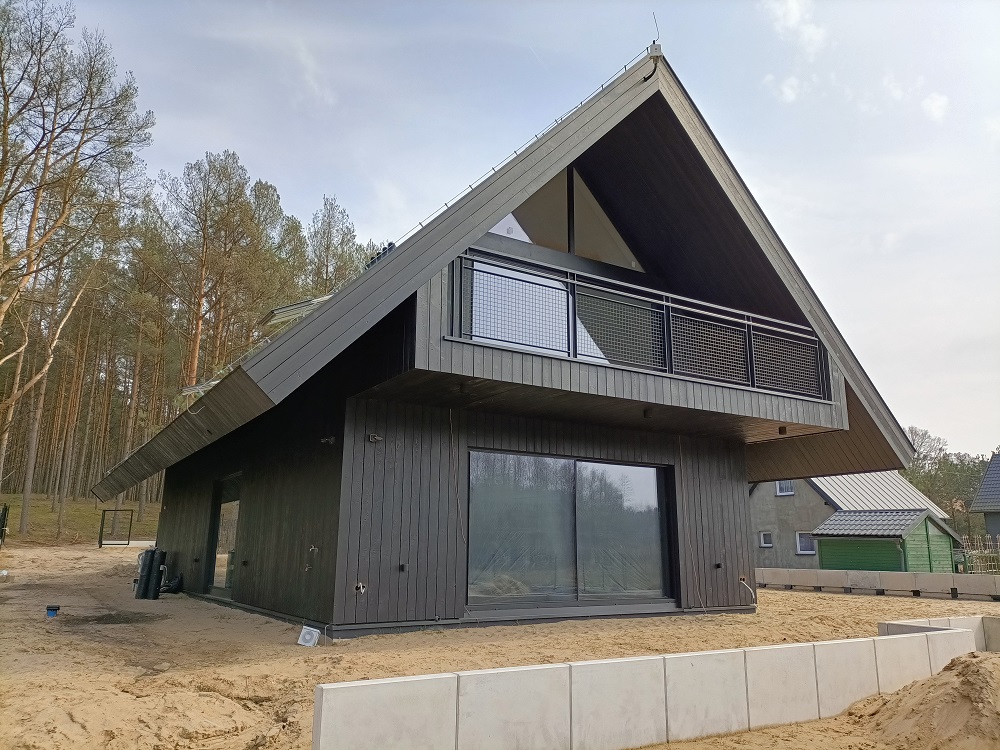 deska opalana elewacyjna elewacja drewniana dach drewniany HJ Latzke