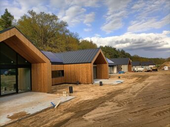 deska thermo sosna elewacja drewniana wentylowana montaż stolarz HJ Latzke