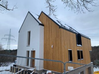 elewacja drewniana modrzew syberyjski cegła ręcznie formowana styropian struktura mika oikos Pracownia Stolarska Laztke