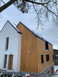 elewacja drewniana modrzew syberyjski cegła ręcznie formowana styropian struktura mika oikos Pracownia Stolarska Laztke