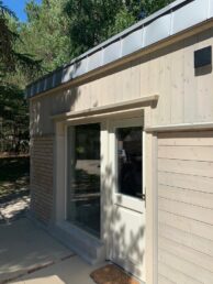 elewacja drewniana drewno cegła deska elewacyjna świerkowa bielona Pracownia Stolarska Latzke