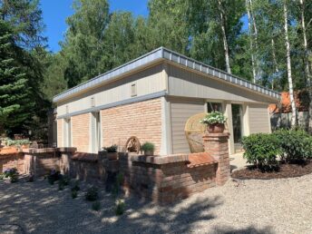 elewacja drewniana drewno cegła deska elewacyjna świerkowa bielona Pracownia Stolarska Latzke