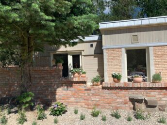 elewacja drewniana drewno cegła deska elewacyjna świerkowa bielona Pracownia Stolarska Latzke