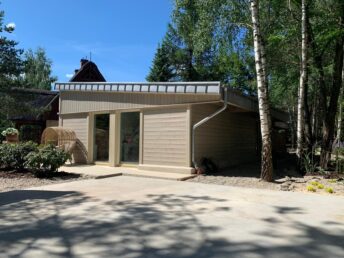 elewacja drewniana drewno cegła deska elewacyjna świerkowa bielona Pracownia Stolarska Latzke