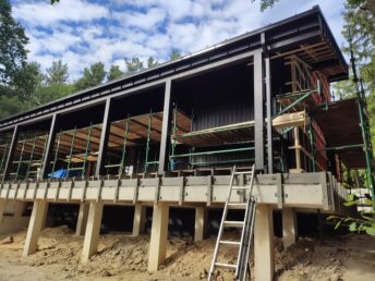 taras drewniany deska Thermo jesion elewacja drewniana opalana dom jednorodzinny Pracownia Stolarska Latzke