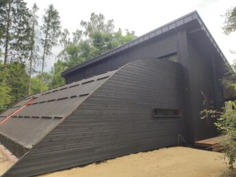 elewacja drewniana opalana dom jednorodzinny Pracownia Stolarska Latzke