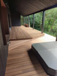 taras drewniany deska Thermo jesion elewacja drewniana opalana dom jednorodzinny Pracownia Stolarska Latzke