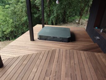 taras drewniany deska Thermo jesion elewacja drewniana opalana dom jednorodzinny Pracownia Stolarska Latzke