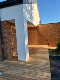 taras drewniany deska tarasowa thermo sosna elewacja drewno + cegła elewacja thermo sosna