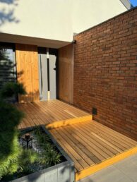 taras drewniany deska tarasowa thermo sosna elewacja drewno + cegła elewacja thermo sosna