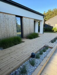 taras drewniany deska tarasowa thermo sosna elewacja drewno + cegła elewacja thermo sosna