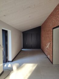 dom drewniany stary 200-letni remont modernizacja ogród zimowy cegła na ścianie