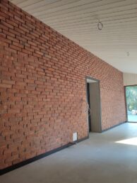 dom drewniany stary 200-letni remont modernizacja ogród zimowy cegła na ścianie