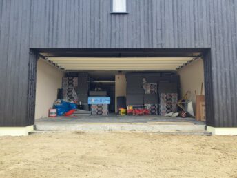 elewacja drewniana garaż deska elewacyjna palona czarna Pracownia Stolarska Latzke