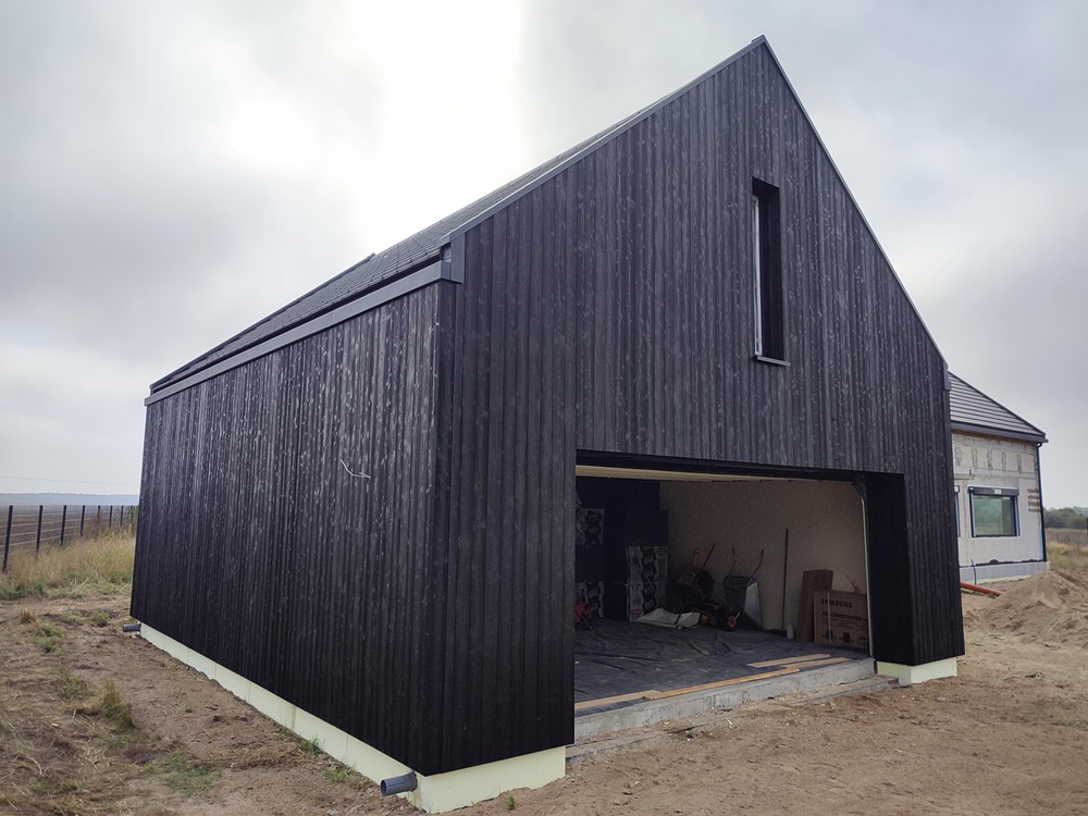 elewacja drewniana garaż deska elewacyjna palona czarna Pracownia Stolarska Latzke