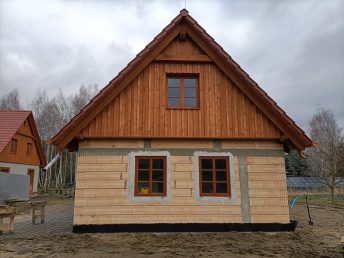 elewacja drewniana malowana drewno świerkowe deski Pracownia Stolarska Latzke