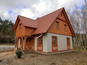 elewacja drewniana malowana drewno świerkowe deski Pracownia Stolarska Latzke