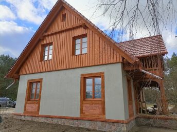 elewacja drewniana malowana drewno świerkowe deski Pracownia Stolarska Latzke