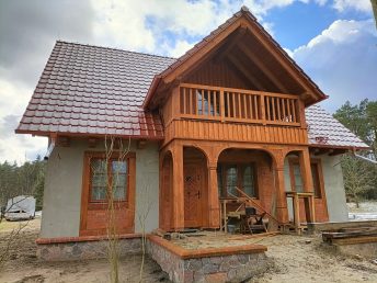 elewacja drewniana malowana drewno świerkowe deski Pracownia Stolarska Latzke