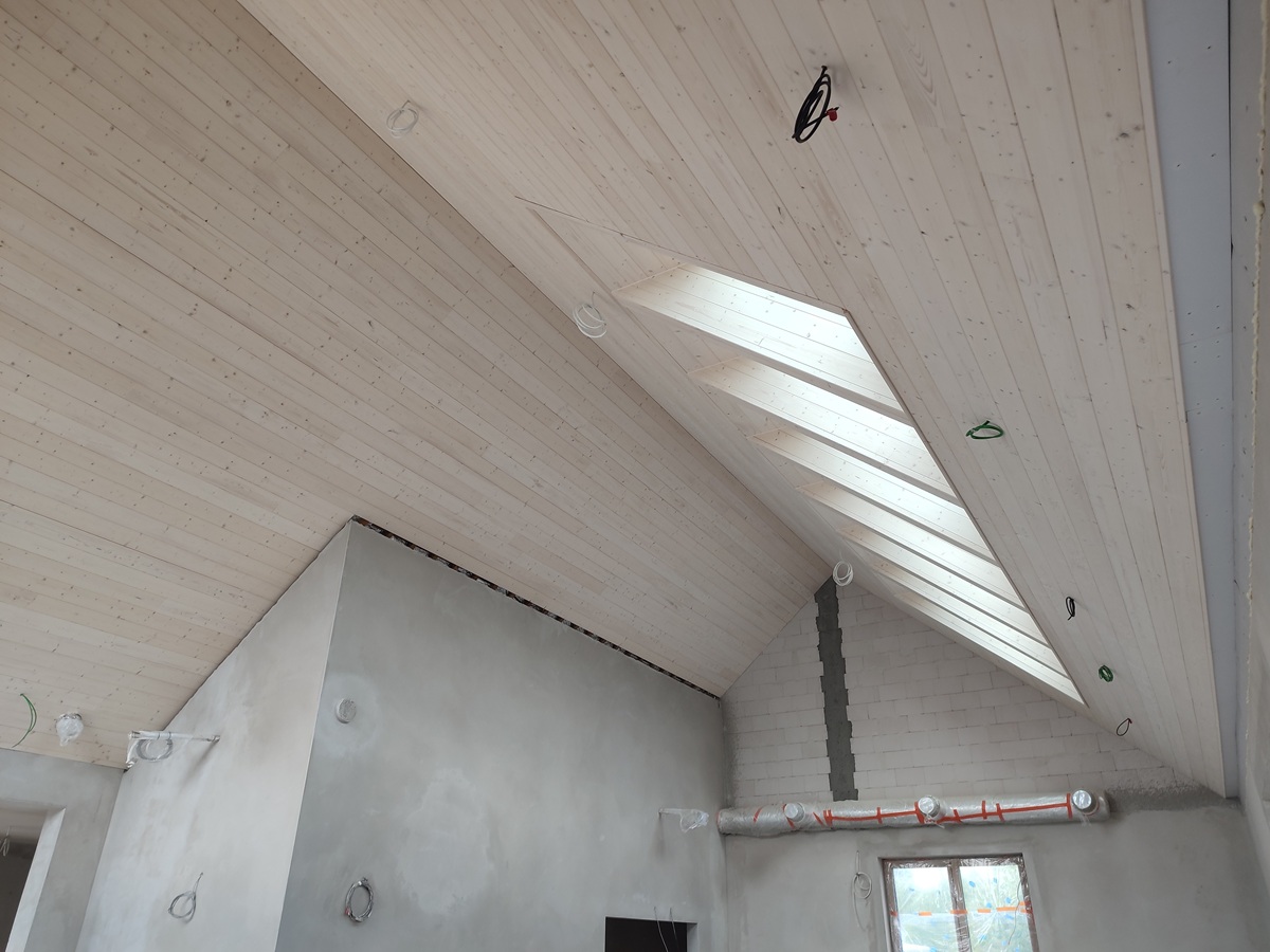 boazeria na suficie deska na suficie deska świerkowa bielona Pracownia Stolarska Latzke