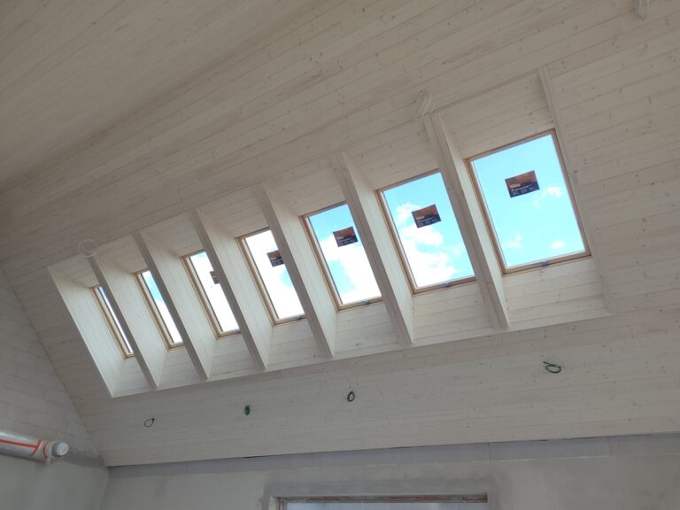 boazeria na suficie deska na suficie deska świerkowa bielona Pracownia Stolarska Latzke