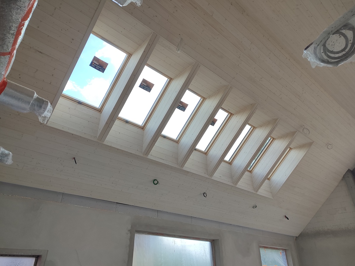 boazeria na suficie deska na suficie deska świerkowa bielona Pracownia Stolarska Latzke