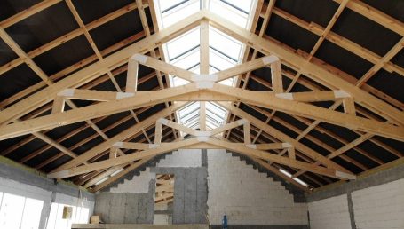 elewacja drewniana deska opalana podbitka dachowa czarna elewacja konstrukcja drewniana Pracownia Stolarska Latzke