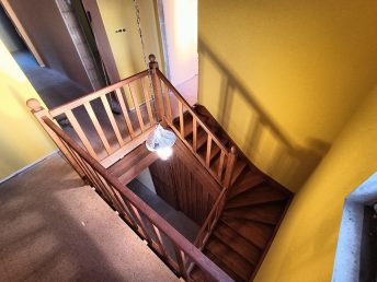 schody drewniane zabiegowe wewnętrzne stolarz Pracownia Stolarska Latzke