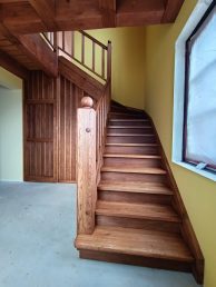 schody drewniane zabiegowe wewnętrzne stolarz Pracownia Stolarska Latzke