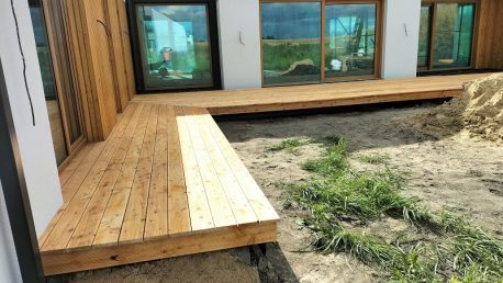 taras drewniany elewacja drewniana deska modrzew syberyjski Pracownia Stolarska Latzke