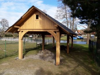 wiata drewniana na sprzęt sportowy wiata na kajaki nad rzeką Pracownia Stolarska Latzke