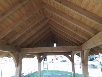 wiata drewniana na sprzęt sportowy wiata na kajaki nad rzeką Pracownia Stolarska Latzke