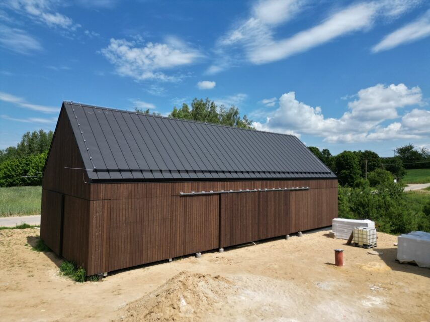 elewacja drewniana opalana deska opalana brązowa Pracownia Stolarska Latzke