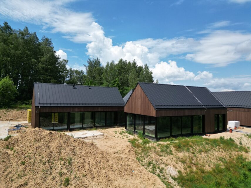 elewacja drewniana opalana deska opalana brązowa Pracownia Stolarska Latzke